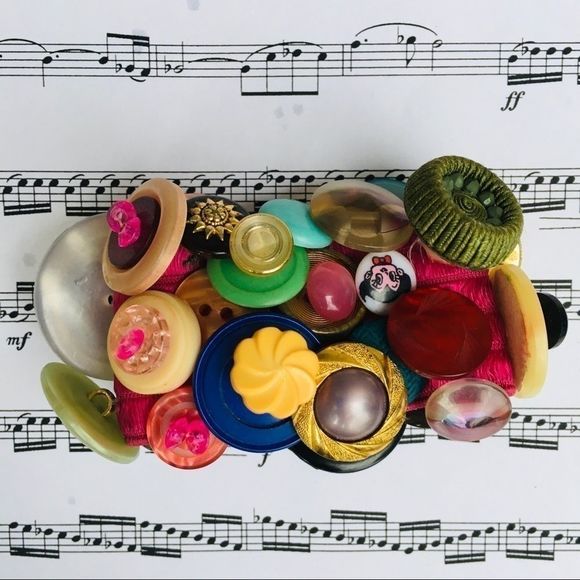 Vintage handmade button cuff bracelet one of a kind unique vintage buttons - Picture 7 of 16